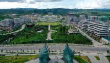 Pertemuan Strategis IKN–Sarawak Bahas Penerbangan Baru hingga Jalur Kereta Lintas Negara